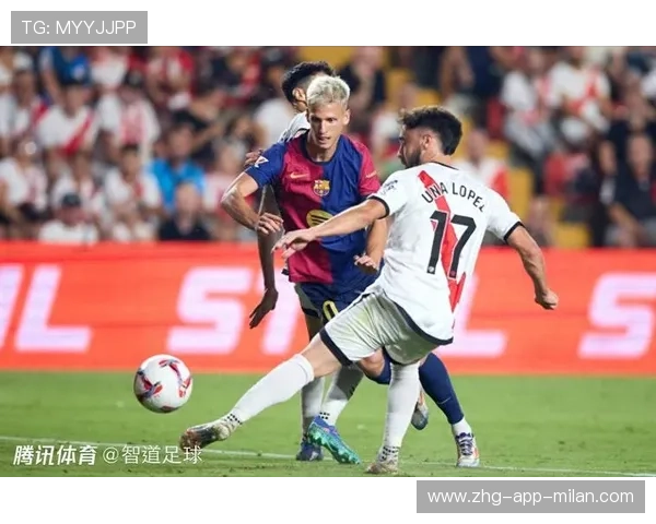 巴萨突袭反击中，佩德里低平球穿透防线